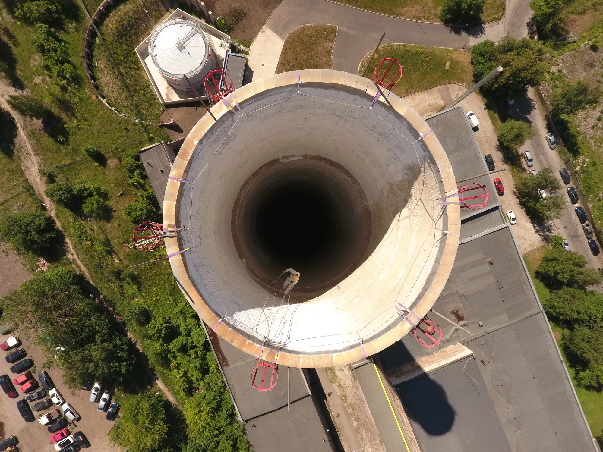 Skyproffi tehnikud tööstuskorstna remondil